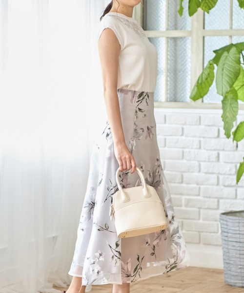 tocco closet(トッコ クローゼット)の「ビジュー付きフラワー刺繍シャリ感ニットプルオーバー(ニット/セーター・レディース・ブラック/アイボリー/モカ・M)」の22枚目の写真
