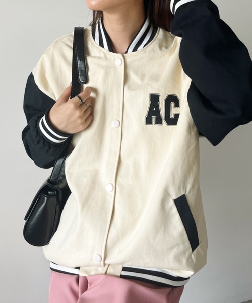 CLEA（クレア）の「ワンポイント刺繍 配色オーバーサイズスタジャン（スタジャン・レディース・ブラック/アイボリー・FREE）」の3枚目の写真