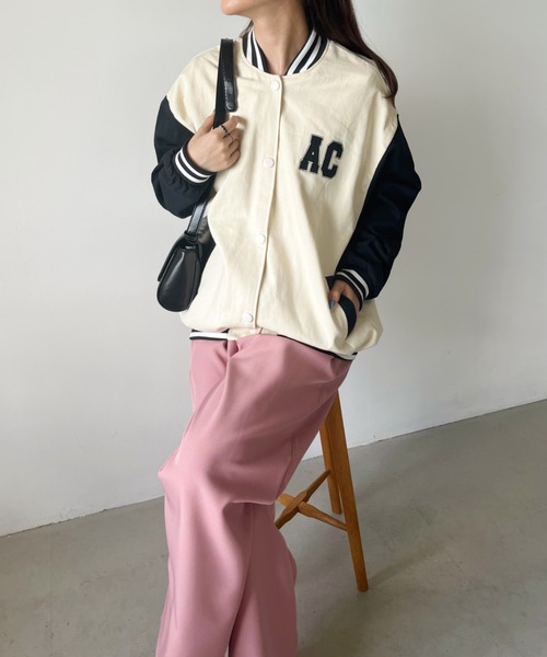 CLEA（クレア）の「ワンポイント刺繍 配色オーバーサイズスタジャン（スタジャン・レディース・ブラック/アイボリー・FREE）」の6枚目の写真