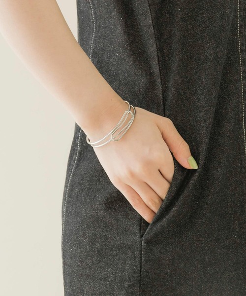 SMELLY（スメリー）の「メタルクロスバングル（バングル/リストバンド・レディース・ゴールド/シルバー・-）」の5枚目の写真