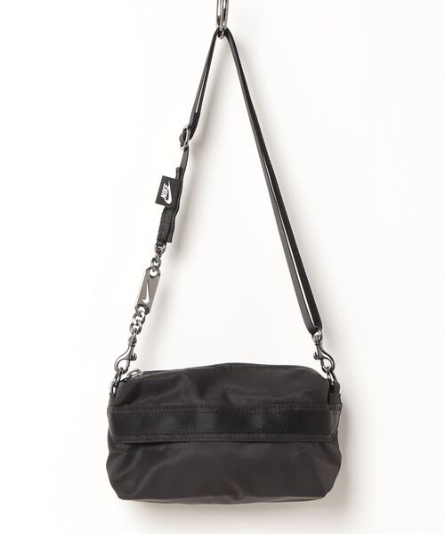 NIKE(ナイキ)の「NIKE WMNS NSW FUTURA CROSSBODY CW9304-010(ショルダーバッグ・レディース・ブラック・ONE SIZE)」の6枚目の写真