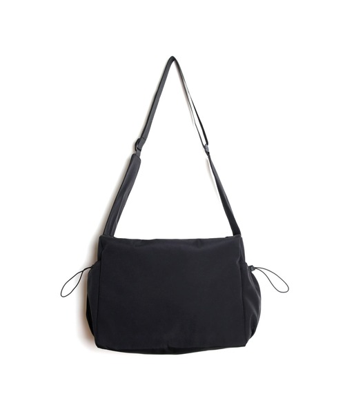MASSIVE STORE(マッシブストア)の「【recomend selection/セレクト】quadruple pocket drawstring bag 4つの巾着ポケットショルダーバッグ(ショルダーバッグ・メンズ・グレー/ブラック/ホワイト・FREE)」の7枚目の写真