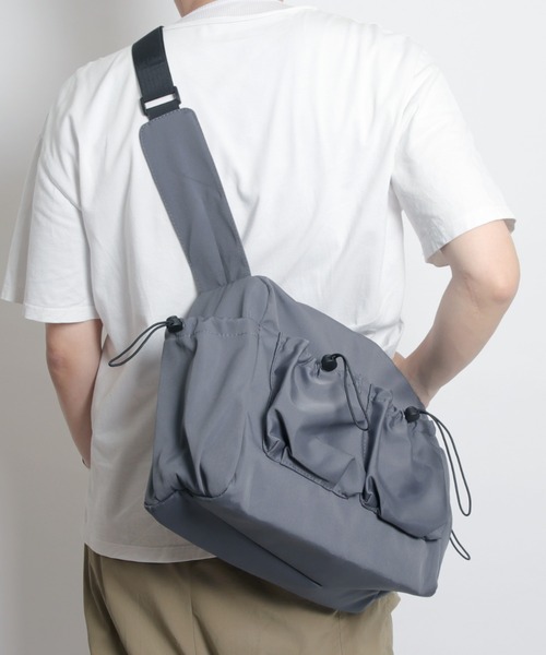 MASSIVE STORE(マッシブストア)の「【recomend selection/セレクト】quadruple pocket drawstring bag 4つの巾着ポケットショルダーバッグ(ショルダーバッグ・メンズ・グレー/ブラック/ホワイト・FREE)」の18枚目の写真