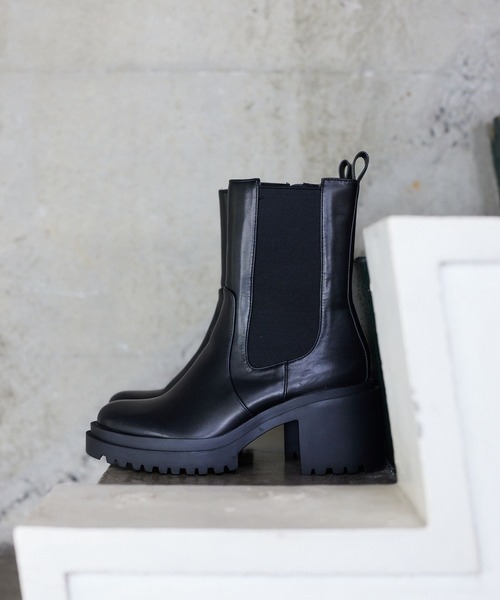 Andemiu（アンデミュウ）の「ヒールサイドゴアブーツ977472（ブーツ・レディース・ブラック・LARGE/MEDIUM/SMALL）」の3枚目の写真