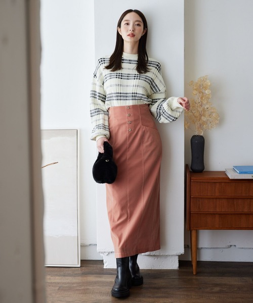 Andemiu（アンデミュウ）の「ヒールサイドゴアブーツ977472（ブーツ・レディース・ブラック・LARGE/MEDIUM/SMALL）」の4枚目の写真