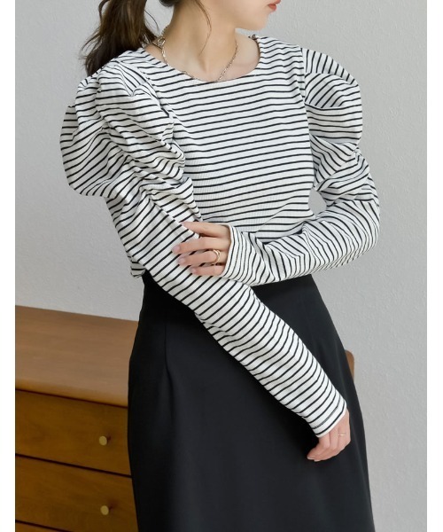 Re:EDIT(リエディ)の「パフスリーブクルーネックリブカットソートップス(Tシャツ/カットソー・レディース・ホワイト/ネイビー/ホワイト×ブラック/ブルー/グレー/ブラック/レッド・MEDIUM/LARGE)」の12枚目の写真