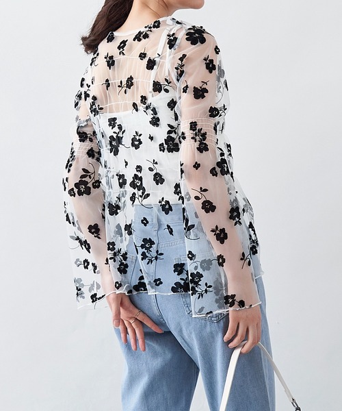 Rejoule(リジュール)の「花柄シアーシャーリングトップス(Tシャツ/カットソー・レディース・アイボリー/モカ/ブラック・FREE)」の9枚目の写真