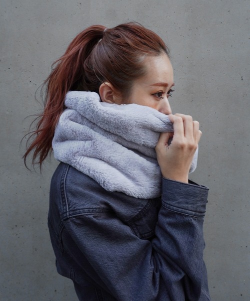 Port（ポート）の「【 Port / ポート 】 フェイクファー スヌード（ネックウォーマー/スヌード・レディース・ブラック/グレー/ブラウン/ベージュ・FREE）」の3枚目の写真