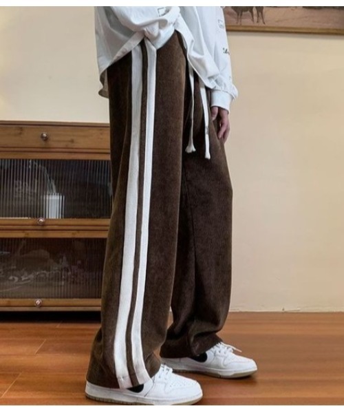 Sakka(サッカ)の「ライントラックパンツ(その他パンツ・メンズ・ブラック/グレー/ブラウン・MEDIUM/LARGE/XX-LARGE/X-LARGE)」の3枚目の写真