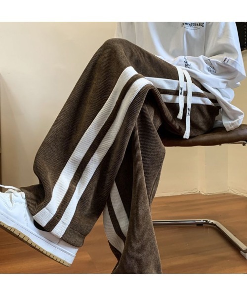 Sakka(サッカ)の「ライントラックパンツ(その他パンツ・メンズ・ブラック/グレー/ブラウン・MEDIUM/LARGE/XX-LARGE/X-LARGE)」の6枚目の写真