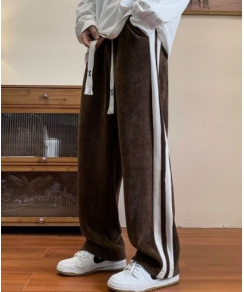 Sakka(サッカ)の「ライントラックパンツ(その他パンツ・メンズ・ブラック/グレー/ブラウン・MEDIUM/LARGE/XX-LARGE/X-LARGE)」の4枚目の写真