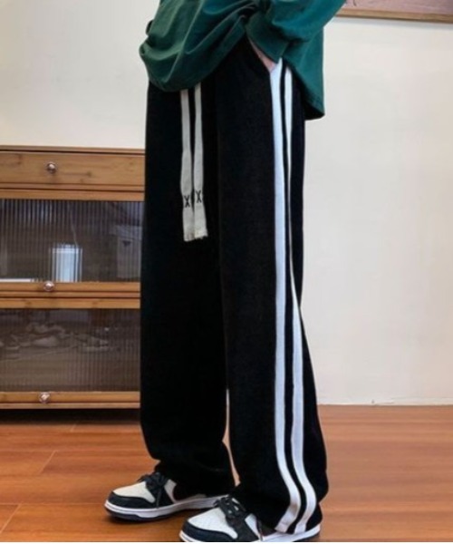 Sakka(サッカ)の「ライントラックパンツ(その他パンツ・メンズ・ブラック/グレー/ブラウン・MEDIUM/LARGE/XX-LARGE/X-LARGE)」の9枚目の写真