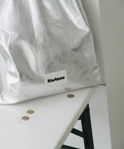 Kastane(カスタネ)の「【新色追加/A4サイズ/PCサイズ/5色展開】シャイニーマルチトートBAG(トートバッグ・レディース・アイボリー/ゴールド/シルバー/レッド/ゴールド系その他/オフホワイト・FREE)」の17枚目の写真
