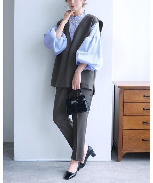 reca（レカ）の「Vネックベスト×テーパードパンツ2点セット（スーツセット・レディース・ブラック/サンドベージュ/グレー・S/M/L/XL）」の2枚目の写真