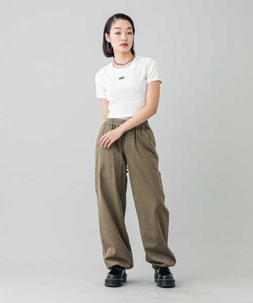 X-girl(エックスガール)の「OVAL LOGO S/S TOP(Tシャツ/カットソー・レディース・マルチ/ブラック/ホワイト/ブラウン・S/M)」の21枚目の写真