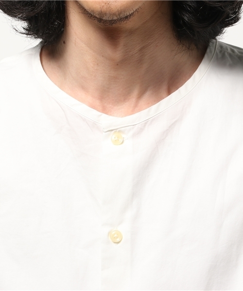 Lui's（ルイス）の「Lui's(ルイス) ノーカラーシャツ（シャツ/ブラウス・メンズ・ホワイト/カーキ/チャコールグレー・SMALL/MEDIUM）」の7枚目の写真