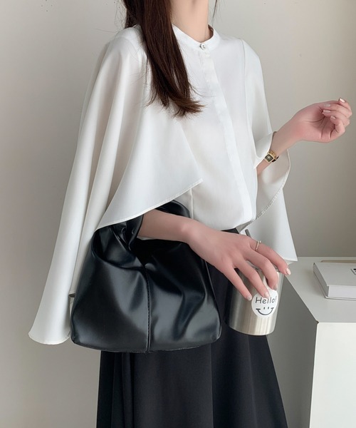 ABITOKYO(アビトーキョー)の「スタンドカラーポンチョブラウス(シャツ/ブラウス・レディース・ホワイト/ブラック/カーキ・M/L)」の16枚目の写真