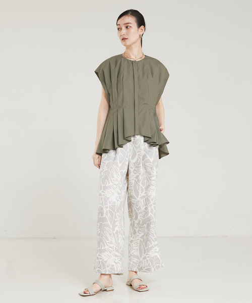 qualite（カリテ）の「ボタニカルプリントワイドパンツ（その他パンツ・レディース・グレー・36/38）」の4枚目の写真