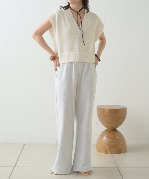 Omekashi（オメカシ）の「テープヤーンニットベスト（ベスト・レディース・キャメル/オフホワイト/ブラック/グレー・FREE）」の11枚目の写真