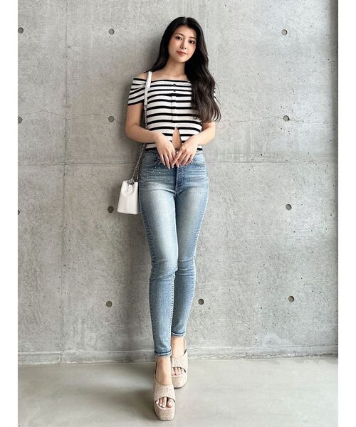 GYDA（ジェイダ）の「HEMスリットオフショルニットトップス（ニット/セーター・レディース・ブラック/その他1/レッド・FREE）」の5枚目の写真