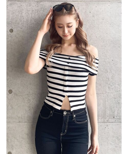 GYDA（ジェイダ）の「HEMスリットオフショルニットトップス（ニット/セーター・レディース・ブラック/その他1/レッド・FREE）」の9枚目の写真