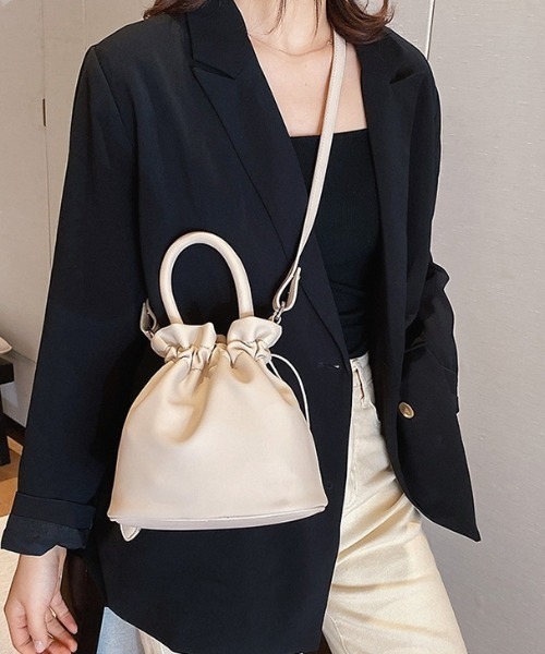 CREARE -LINO-(クレアーレリノ)の「<レディーズ商品>巾着型ショルダーバッグ/バック(ショルダーバッグ・レディース・ブラック/オフホワイト・FREE)」の20枚目の写真