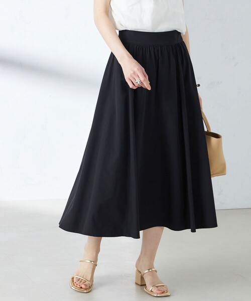 SHIPS（シップス）の「〈撥水加工/UVカット/手洗い可能〉ギャザー スカート ◇（スカート・レディース・ホワイト/ブラック・36/38）」の2枚目の写真