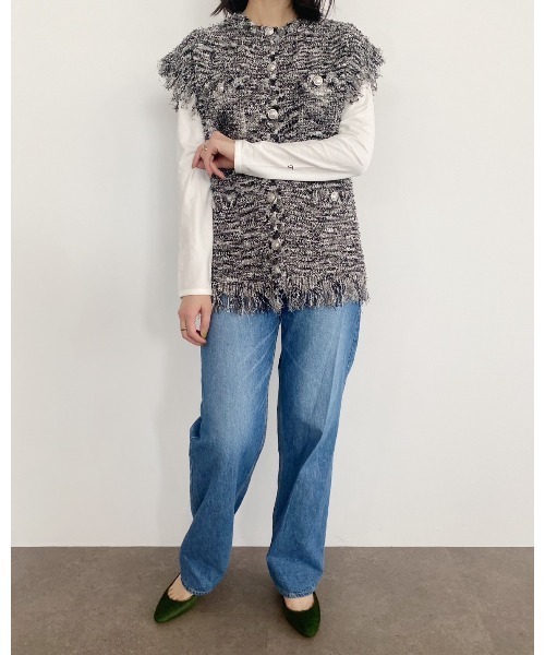 Torrazzo Donna（トラッゾドンナ）の「ファンシーヤーンニットベスト（ベスト・レディース・ブラック/杢グレー・FREE）」の5枚目の写真