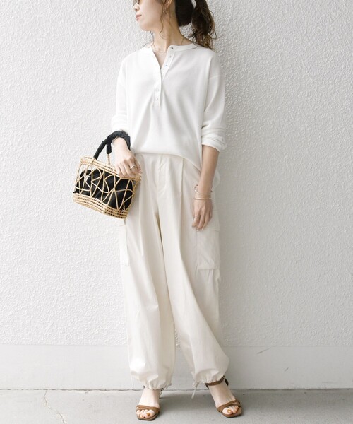 SHIPS any（シップス エニィ）の「SHIPS any:〈洗濯機可能〉ワッフル ヘンリーネック ラウンドヘム プルオーバー（Tシャツ/カットソー・レディース・ホワイト/ライトグレー/ネイビー・ONE SIZE）」の4枚目の写真