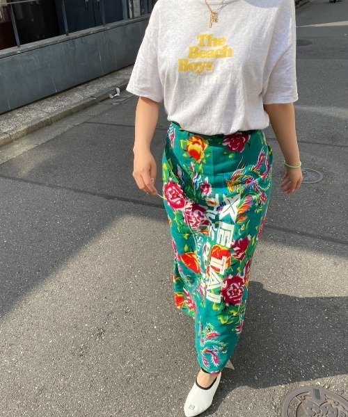 THEATRE PRODUCTS（シアタープロダクツ）の「フラワープリントスカーフ（ストール/ショール・レディース・グリーン/ブルー/レッド・FREE）」の2枚目の写真