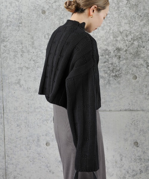 select MOCA by son(セレクトモカバイソン)の「リンクスストライプクロップドニット(ニット/セーター・レディース・チャコールグレー/アイボリー/ブラック/グレイッシュベージュ・FREE)」の22枚目の写真