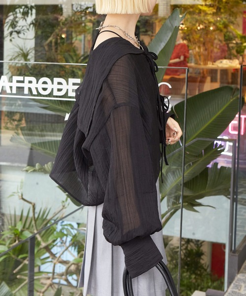 w closet（ダブルクローゼット）の「シワ加工シアーセーラー衿ブラウス