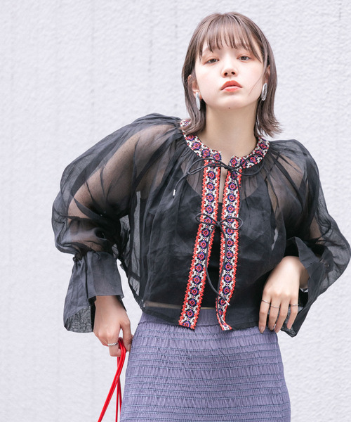 KBF（ケイビーエフ）の「シアーボイル刺繍ブラウス（シャツ