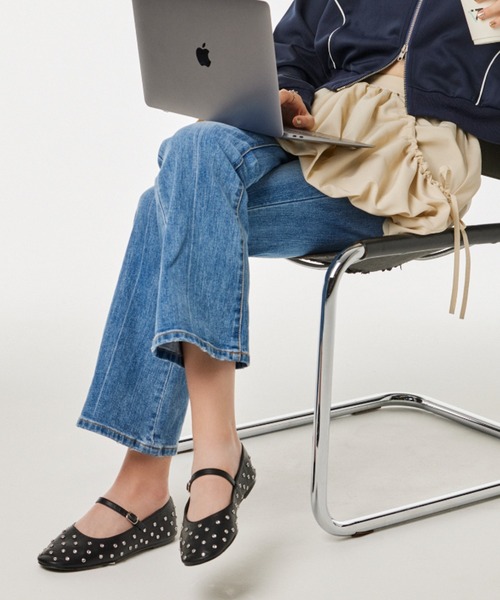 FOREVER 21(フォーエバー トゥエンティーワン)の「【2024SS】フレアデニム(デニムパンツ・レディース・ブラック/ライトブルー/ブルー・SMALL/MEDIUM/LARGE)」の1枚目の写真