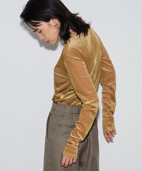 GALLEST（ギャレスト）の「ベロアチュールトップス（Tシャツ/カットソー・レディース・ベージュ/ライトグレー/ライトブルー/ブラック・38）」の7枚目の写真