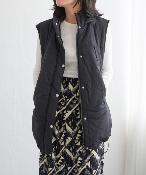 VENCEEXCHANGE（ヴァンスエクスチェンジ）の「ナイロン中綿ベスト（ダウンベスト・レディース・オフホワイト/カーキ/ブラック・M）」の10枚目の写真