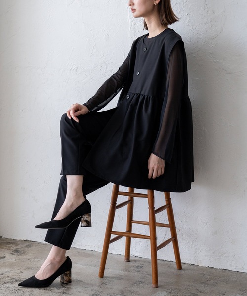 VitaFelice（ヴィータフェリーチェ）の「ペプラムギャザーベスト セレモニー セットアップ対応 別売り 入園式 入園式 卒園式 卒業式（ベスト・レディース・ブラック/ネイビー/サンドベージュ・M/L）」の10枚目の写真