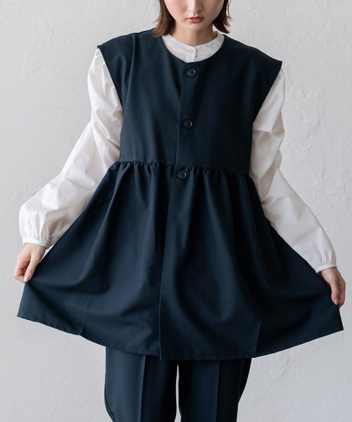 VitaFelice（ヴィータフェリーチェ）の「ペプラムギャザーベスト セレモニー セットアップ対応 別売り 入園式 入園式 卒園式 卒業式（ベスト・レディース・ブラック/ネイビー/サンドベージュ・M/L）」の18枚目の写真