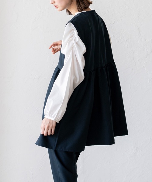 VitaFelice（ヴィータフェリーチェ）の「ペプラムギャザーベスト セレモニー セットアップ対応 別売り 入園式 入園式 卒園式 卒業式（ベスト・レディース・ブラック/ネイビー/サンドベージュ・M/L）」の19枚目の写真