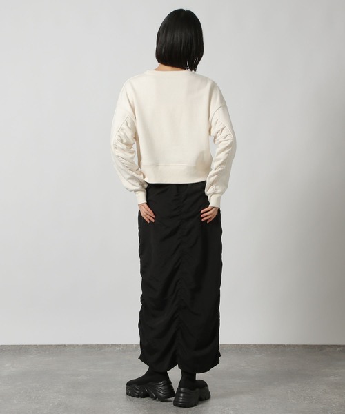 LAKOLE（ラコレ）の「パール裏毛ギャザープルオーバー / 150635（スウェット・レディース・アイボリー/グレー/ネイビー・FREE）」の7枚目の写真