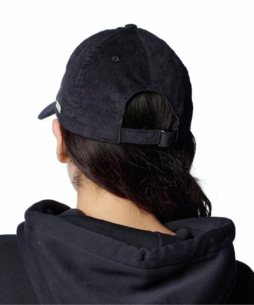 UNDER ARMOUR（アンダーアーマー）の「UAブランド コーデュロイ ゴールド アジャスタブル キャップ（トレーニング/メンズ/レディース）（キャップ・レディース・ブラック・ONESIZE）」の4枚目の写真