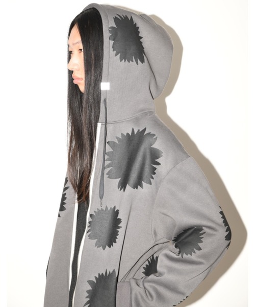 SUPERTHANKS(スーパーサンクス)の「フラワープリントスウェットZIPフーディ/Flower sweat zip-hoodie(スウェット・メンズ・チャコールグレー/アッシュグレー/ブラック・S/M/L)」の4枚目の写真