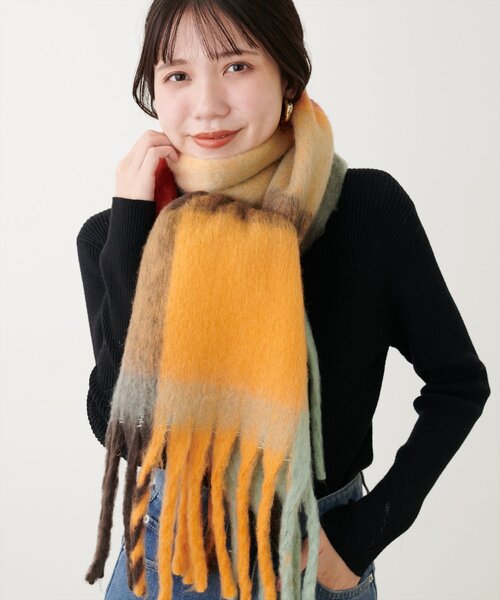 natural couture(ナチュラルクチュール)の「起毛フェイクウールチェック柄マフラー(ストール/ショール・レディース・ブルー/パープル/オレンジ/ブラウン/ピンク・FREE)」の10枚目の写真