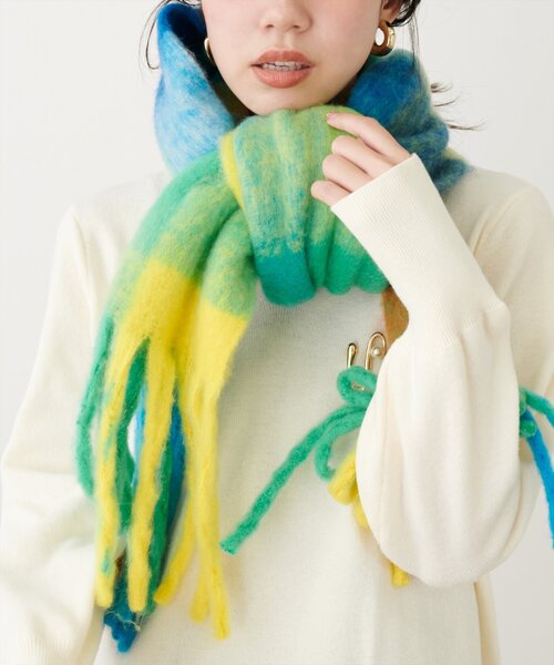 natural couture(ナチュラルクチュール)の「起毛フェイクウールチェック柄マフラー(ストール/ショール・レディース・ブルー/パープル/オレンジ/ブラウン/ピンク・FREE)」の3枚目の写真
