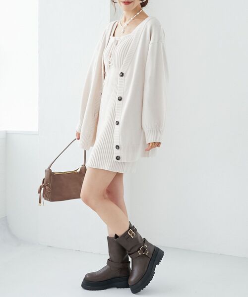 MAJESTIC LEGON(マジェスティックレゴン)の「カーデセットミニニットワンピ(ワンピース・レディース・チャコールグレー/アイボリー/ピンクベージュ・MEDIUM)」の11枚目の写真