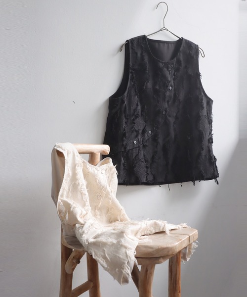 antiqua(アンティカ)の「ジャガードベスト風トップス(その他トップス・レディース・ブラック/アイボリー・ONESIZE)」の15枚目の写真