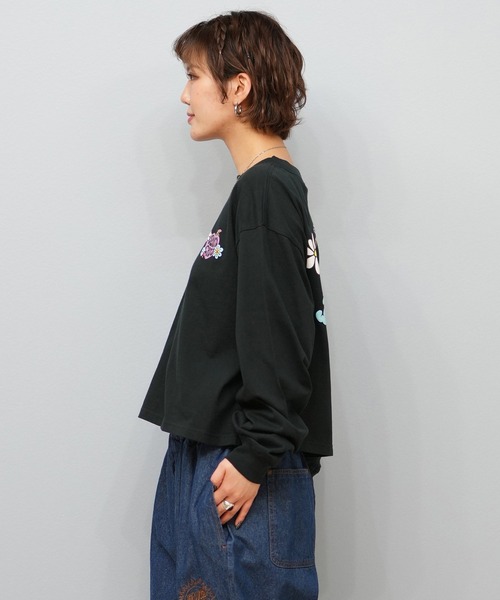 SANTA CRUZ(サンタクルーズ)の「SANTACRUZ/サンタクルーズ クロップド丈ロンT 502251432(Tシャツ/カットソー・レディース・ベージュ/ホワイト/ライトブラック・L/M)」の10枚目の写真