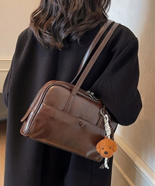 Ritzy(リッツィー)の「横長レトロデザイン ショルダーバッグ(ショルダーバッグ・レディース・バーガンディー/ダークブラウン系/ブラック・FREE)」の6枚目の写真