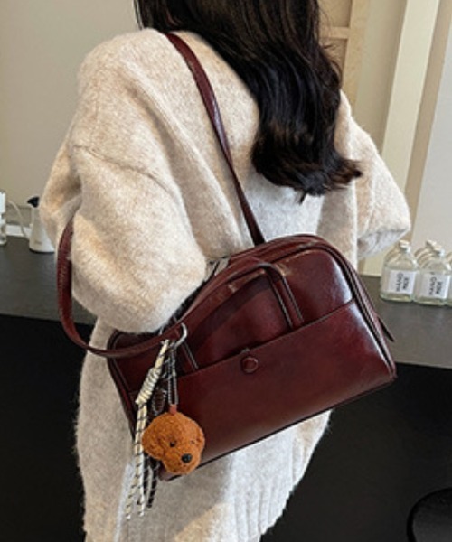 Ritzy(リッツィー)の「横長レトロデザイン ショルダーバッグ(ショルダーバッグ・レディース・バーガンディー/ダークブラウン系/ブラック・FREE)」の19枚目の写真