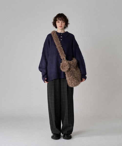 ONCILY(オンシェリー)の「FUR BAG WITH MINI POUCH / ミニポーチ付きファーバッグ(ショルダーバッグ・メンズ・ブラウン/ブラック・FREE)」の13枚目の写真